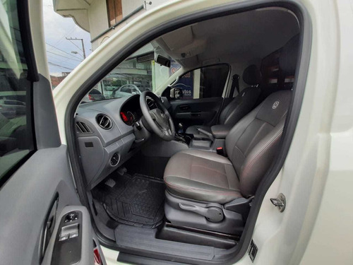 Imagen 10 de 10 de Volkswagen Amarok Estacas 4x4 2.0 2015
