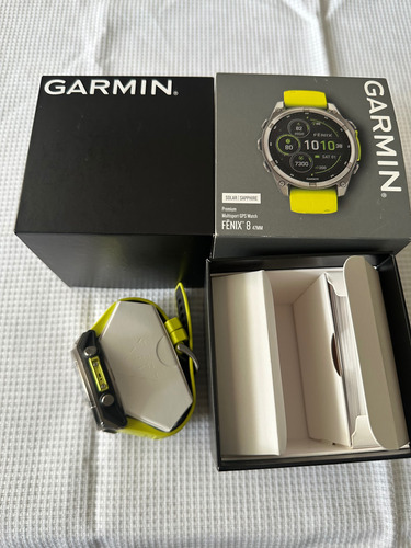 Garmin Fenix 8 Zafiro Solar Gris Oscuro Mesh Amarillo Plateado (Usado)