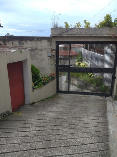 Imagen 4 de 8 de Casa De 4 Hab. 3b 10puesto, Tanque Agua Pisina
