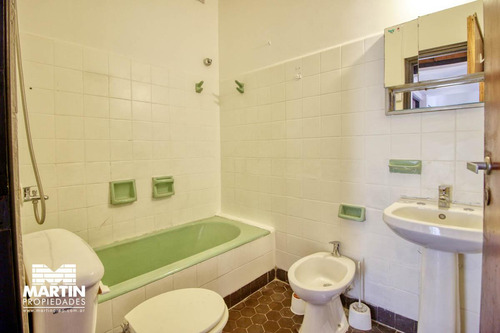Casa Ph En Venta En Olivos 3 Ambientes, Con Cochera, Jardín Y Galpón. 170 M2 Cub.