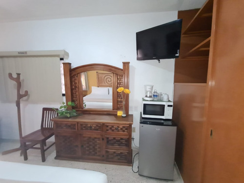 Venta De Hotel En El Centro Histórico, Con Opción A Diversos Giros Y Con Plusvalía Privilegiada, Ya Que Cuenta Con Uso Comercial Y De Servicios E Informe De Uso De Suelo Habitacional-comercial Y/o De