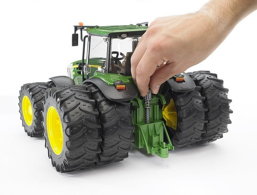 Tractor John Deere 7930 C/neumáticos Gemelos Bruder Esc 1:16
