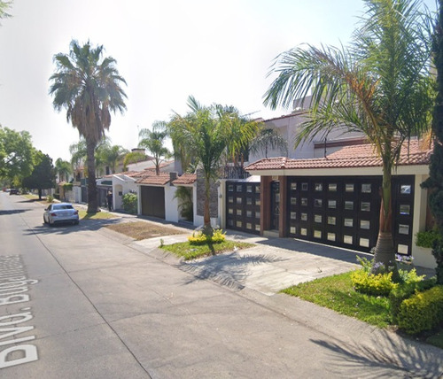 Casa En Remate Cerca De Plaza Bugambilias En Bugambilias Zapopan Jalisco