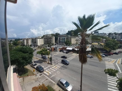 Imagen 10 de 12 de Apartamento En Venta En Cumbres De Curumo 22-6062 Gustavo Nieves 0412 6057058