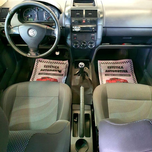 Imagem 7 de 9 de Volkswagem Polo Sedan 1.6