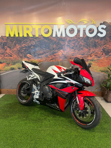 Vendo Honda Cbr 600rr - Ano 2008 - R$ 37.000