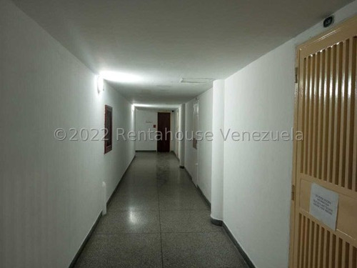 Imagen 2 de 15 de Oficina En Venta Naguanagua Cercana A Clinica Metropolitana Carabobo