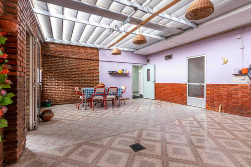 Imagen 10 de 30 de Casa En Venta · 3 Dormitorios · Patio · 2 Cocheras