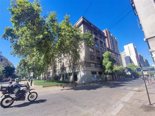 Departamento En Venta De 6 Dorm. En Santiago