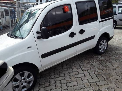 Imagem 4 de 9 de Fiat Doblò 1.8 Mpi Essence 7l 16v Flex 4p Manual
