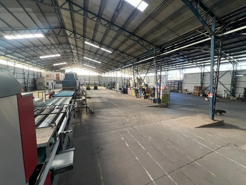 Ofertable!! Gran Bodega Con Terreno Industrial