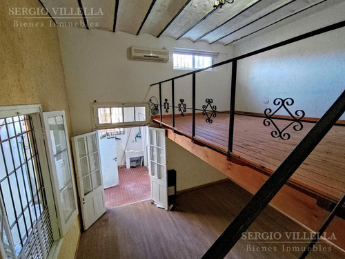 Imagen 3 de 16 de Entre Ríos Y Mendoza. Dúplex De Un Dormitorio. Pasillo.