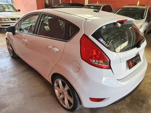 Ford Fiesta Kinectic 2012 Titanium