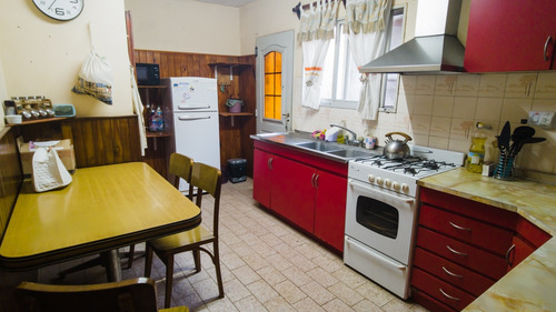 Venta Casa 3 Dormitorios Villa Mitre Con Cochera