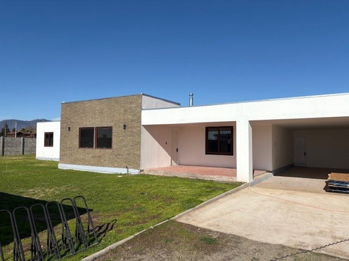 Casa En Arriendo De 4 Dorm 3 B. En Condominio Olivar