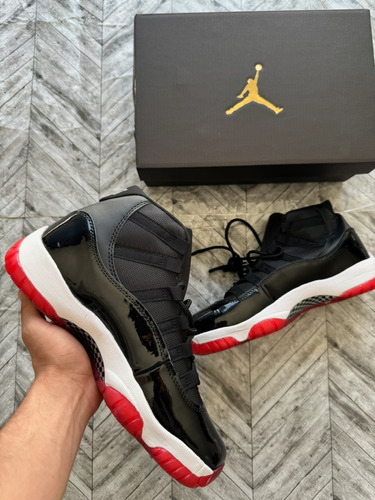 Jordan 11 Bred Negro Talla 22.5