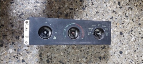 Imagen 1 de 2 de Mando Aire Acondicionado Ford Bronco 150 250 350 Original