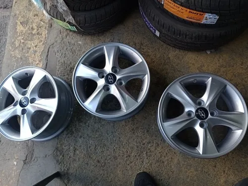 Rines 14 Originales Hyundai I 25 (Usado)