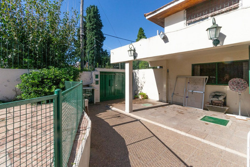 Dúplex En Martínez, Lote Propio, Pileta Y Quincho