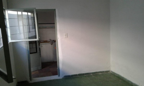 Imagen 10 de 14 de Casa En Venta De 3 Dormitorios Con Renta En La Teja, Montevideo