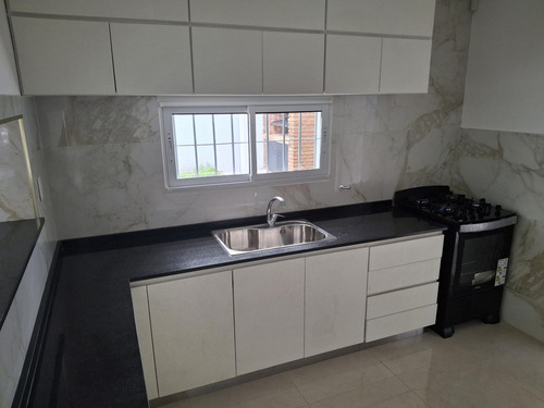 Casa De 6 Ambientes En Alquiler La Lucila