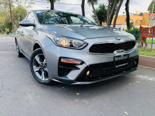 Imagen 2 de 15 de Kia Forte 2.0 Hb Ex Mt 2020