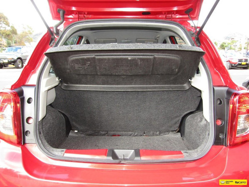 Nissan March 1.6 Sense Automático