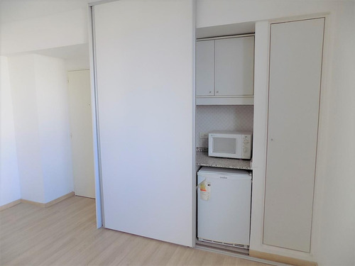 Imagen 9 de 30 de Venta Oficina 2 Amb San Nicolas Centro Luminosa Baño Completo