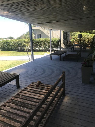 Espectacular Casa A Metros Del Puente De La Barra