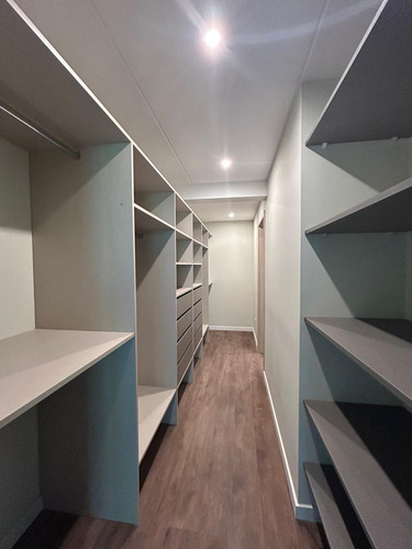 Lencke Vende - Edificio Los Fresnos, Amplio 2 Ambientes C/balcon Terraza Y Parrilla