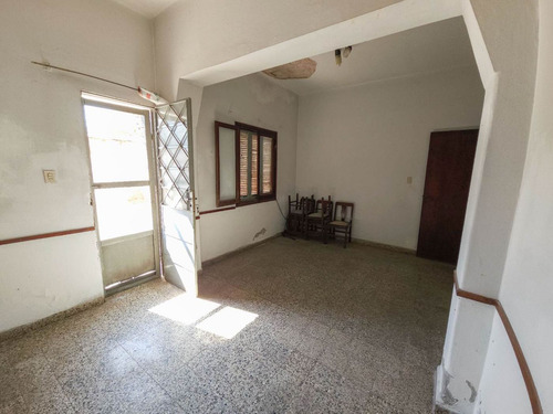 Venta 2 Casas En 1 Y Local. Ideal Inversión.