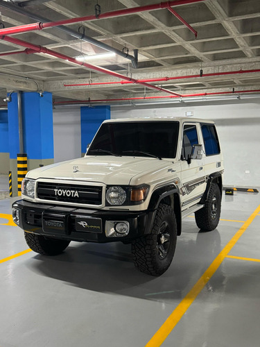 Toyota Land Cruiser 71 2022