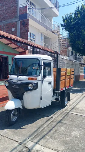 Motocarro Bajaj Maxima Estacas