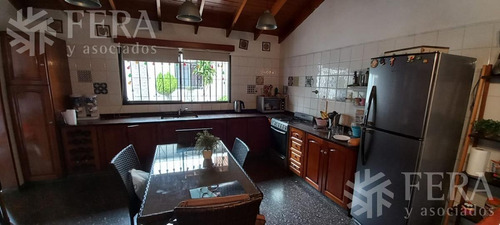 Imagen 6 de 15 de Casa De 5 Ambientes Con Patio Con Parrilla En Dock Sud (28707)