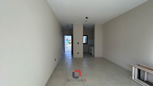 Duplex En Brisas De Manantiales .