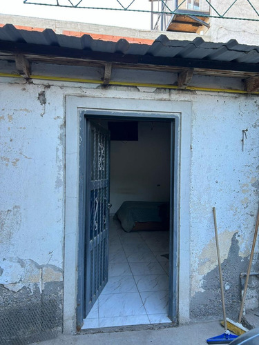 Vende Casa A Terminar Con Oficinas