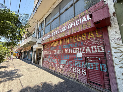 Amplio Local Comercial En Venta En Sarandi