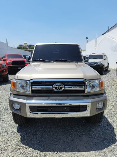 Imagen 2 de 11 de Toyota Macho Sincrónico