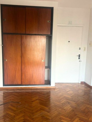 Departamento Monoambiente Con Balcón Al Frente, Vista Abierta A Plaza Güemes