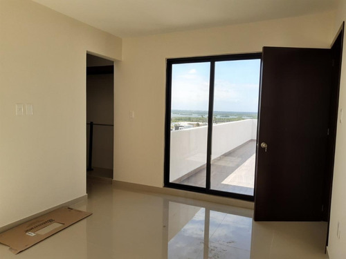 Imagen 12 de 20 de Lomas De La Rioja, Casa En Venta Con Roof Garden Y Vista A La Laguna