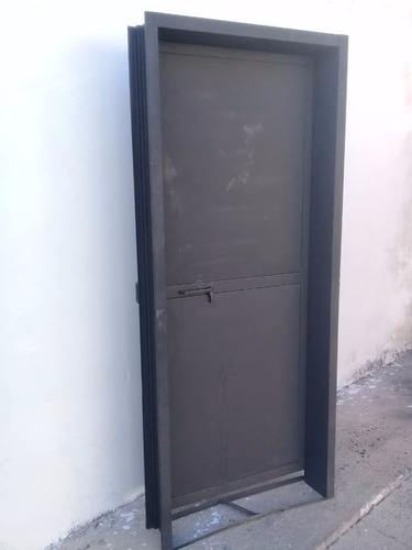 Imagen 4 de 10 de Puerta Doble Panela Marco De Lamina Con Cerradura