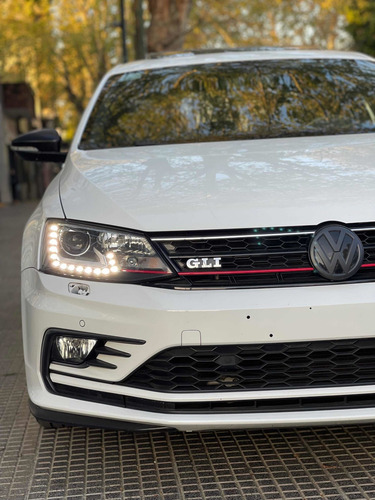 Imagen 11 de 25 de Volkswagen Vento 2018 2.0 Tsi Gli 211cv App Connect + Nav