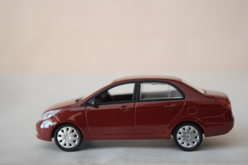 Nissan Versa(tata Indigo)norev 1/43 Sin Caja