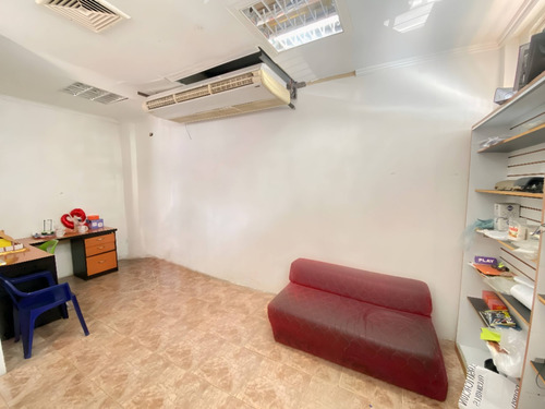 Local Comercial En Alquiler En Cc Gold Country - Planta Baja