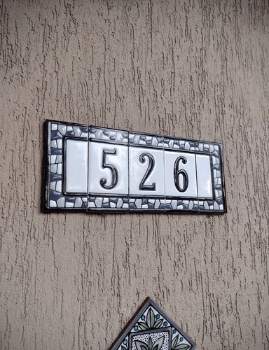 Modulos De Letras Y Numeros Gaudi Bco Y N. Relieve Azulejos