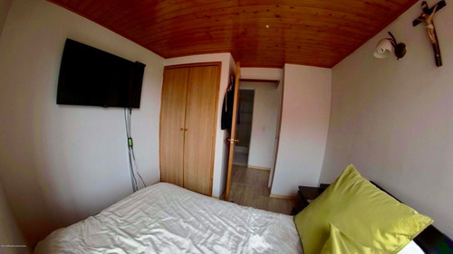 Apartamento En Portales Del Norte Mls 21-484 Lq