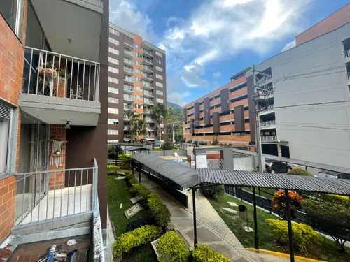 Apartamento En Arriendo En Camino Verde. Cod A776111