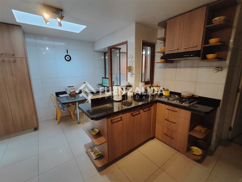 Casa En Venta De 5 Dorm. Condominio, San Carlos De Apoquindo