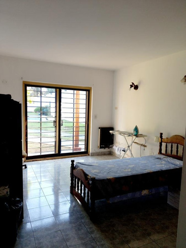 Imagen 15 de 24 de Casa En Venta. 5 Ambientes, Jose C Paz Centro.