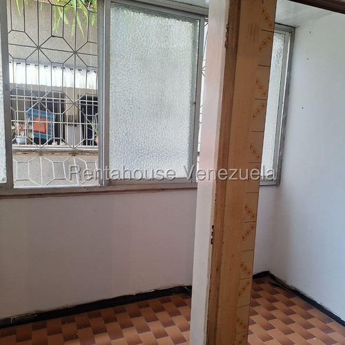 Ip Vendo Apartamento En El Marques 25-21963